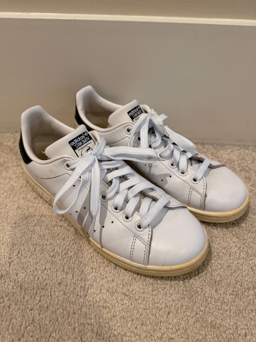Unisex adidas Stan Smith White Leather Sneakers with Navy - Men’s 6 / Women’s 8
